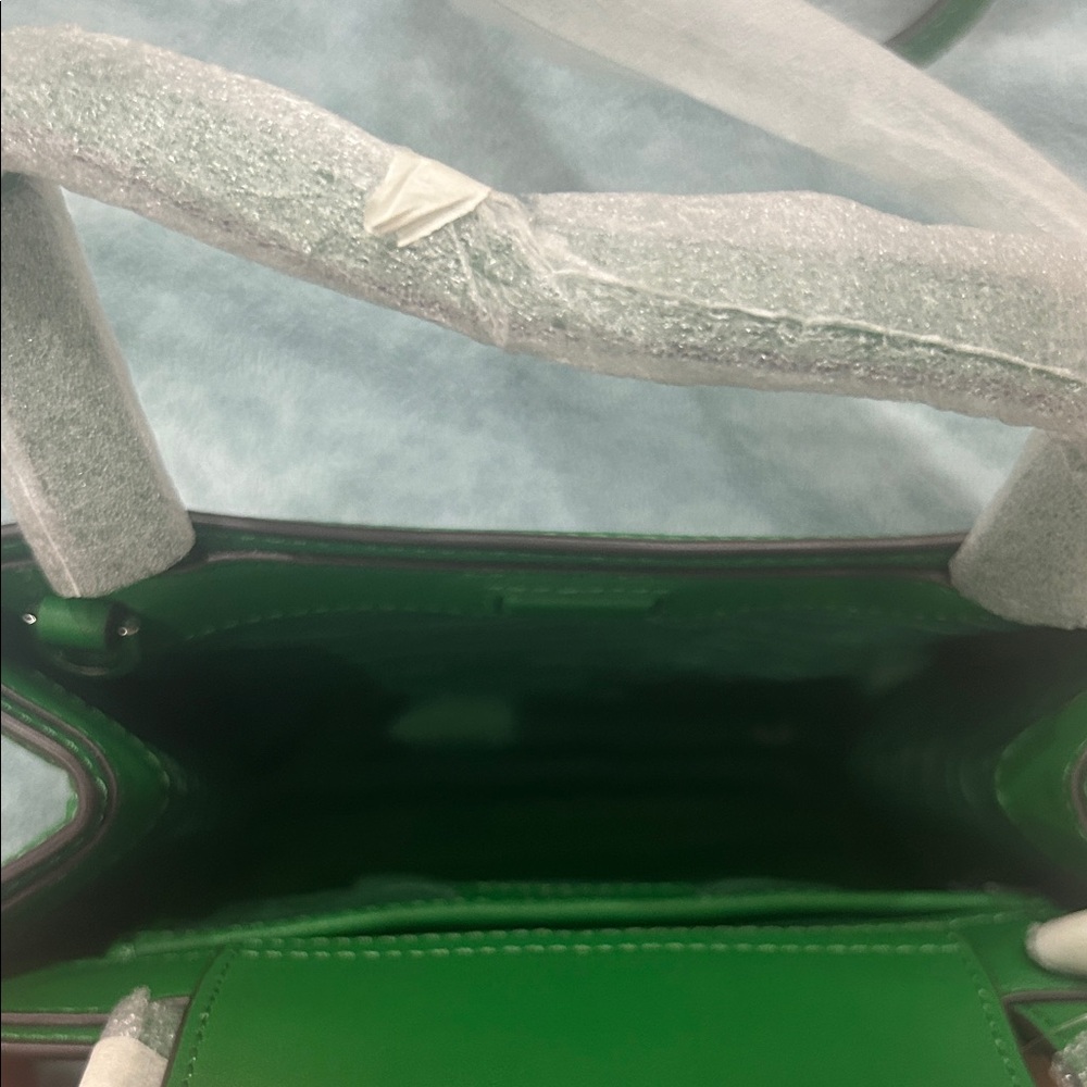 (NWT) Kate Spade Striped Green and White Sequin Crossbody Bag - Picture 3 of 7